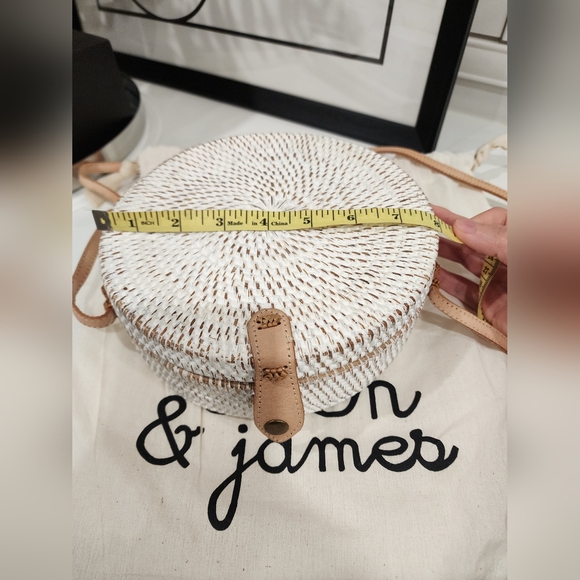 Ellen & James Round Rattan Crossbody Bag - Picture 4 of 6